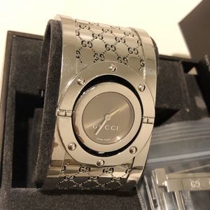 Gucci bracelet watch